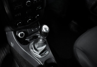 Подержанный автомобиль Renault Duster 2016 года (11 фото)