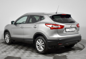 Подержанный автомобиль Nissan Qashqai 2014 года (7 фото)