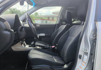 Подержанный автомобиль Subaru Forester Suv 2010 года (10 фото)