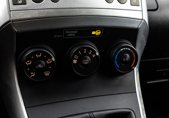 Подержанный автомобиль Toyota Verso 2011 года (15 фото)