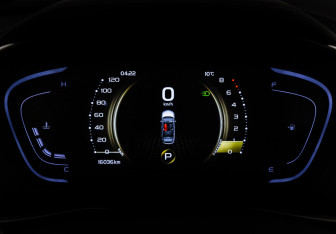 Подержанный автомобиль Geely Coolray 2023 года (23 фото)