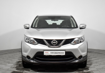 Подержанный автомобиль Nissan Qashqai 2017 года (2 фото)