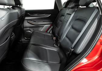 Подержанный автомобиль Exeed LX 2023 года (10 фото)