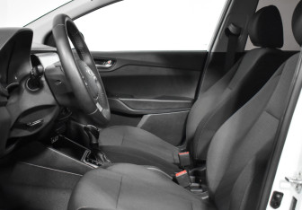 Подержанный автомобиль Hyundai Solaris Sedan 2020 года (10 фото)