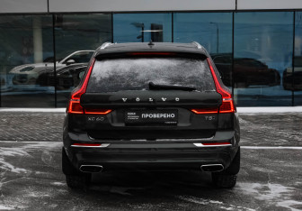 Подержанный автомобиль Volvo XC60 2021 года (8 фото)