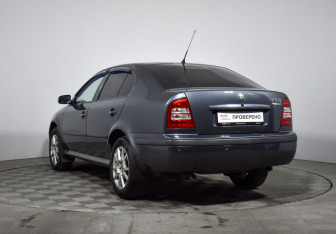 Подержанный автомобиль Skoda Octavia Liftback 2009 года (7 фото)