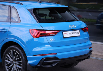 Подержанный автомобиль Audi Q3 2019 года (12 фото)