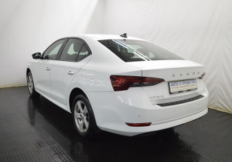 Подержанный автомобиль Skoda Octavia Liftback 2020 года (7 фото)