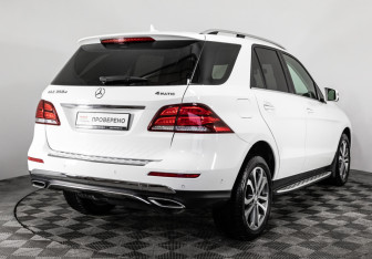 Подержанный автомобиль Mercedes-Benz GLE 2016 года (5 фото)