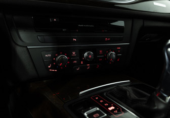 Подержанный автомобиль Audi A6 Sedan 2011 года (15 фото)