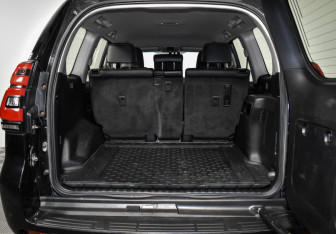 Подержанный автомобиль Toyota Land Cruiser Prado 2018 года (20 фото)