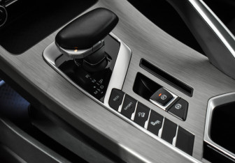 Подержанный автомобиль Geely Coolray 2023 года (15 фото)