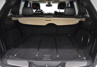 Подержанный автомобиль Jeep Grand Cherokee 2012 года (19 фото)