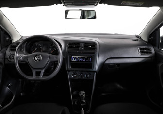 Подержанный автомобиль Volkswagen Polo Sedan 2018 года (10 фото)
