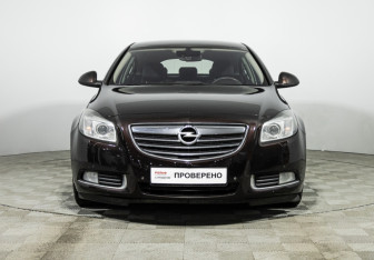 Подержанный автомобиль Opel Insignia Sedan 2013 года (2 фото)