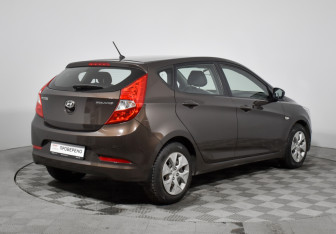 Подержанный автомобиль Hyundai Solaris Hatchback 2015 года (5 фото)