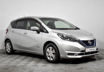 Подержанный автомобиль Nissan Note 2016 года (2 фото)