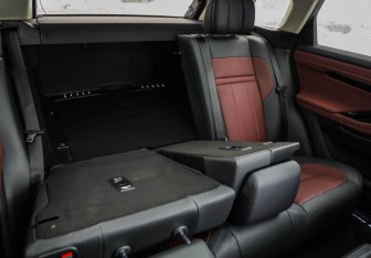 Подержанный автомобиль Land Rover Range Rover Evoque 2024 года (33 фото)