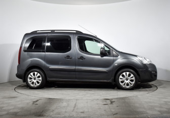 Подержанный автомобиль Citroen Berlingo 2021 года (4 фото)