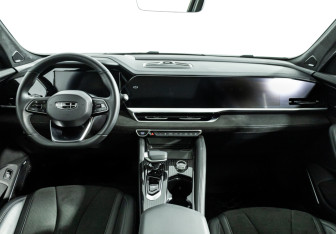 Подержанный автомобиль Geely Monjaro 2024 года (13 фото)