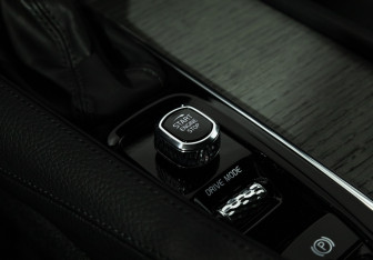 Подержанный автомобиль Volvo S90 2021 года (22 фото)