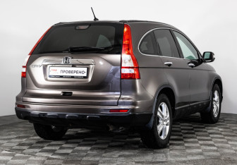 Подержанный автомобиль Honda CR-V 2011 года (5 фото)