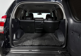 Подержанный автомобиль Toyota Land Cruiser Prado 2015 года (20 фото)