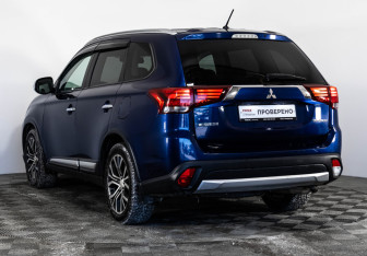 Подержанный автомобиль Mitsubishi Outlander 2015 года (7 фото)