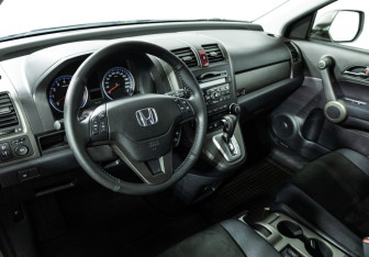 Подержанный автомобиль Honda CR-V 2012 года (11 фото)