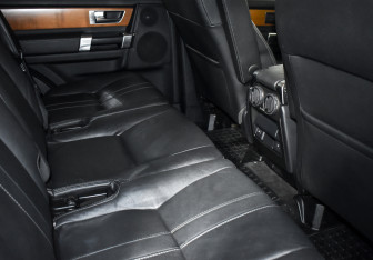 Подержанный автомобиль Land Rover Discovery 2012 года (13 фото)