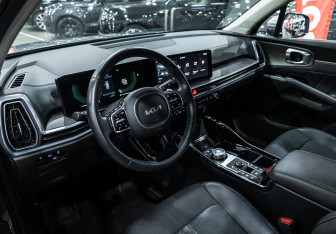 Подержанный автомобиль Kia Sorento 2024 года (14 фото)
