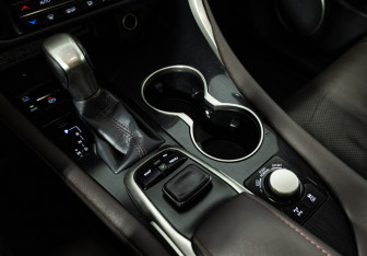 Подержанный автомобиль Lexus RX 2017 года (23 фото)