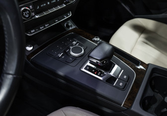 Подержанный автомобиль Audi Q5 2017 года (23 фото)