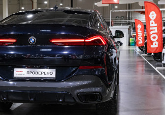 Подержанный автомобиль BMW X6 2020 года (9 фото)