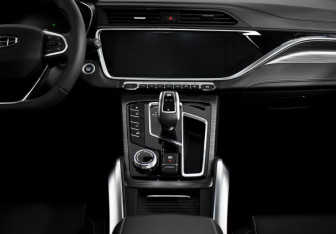 Подержанный автомобиль Geely Atlas Pro 2023 года (15 фото)