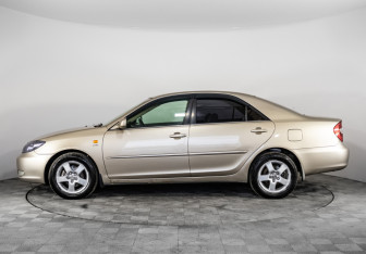 Подержанный автомобиль Toyota Camry Sedan 2003 года (8 фото)