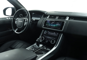 Подержанный автомобиль Land Rover Range Rover Sport 2018 года (15 фото)