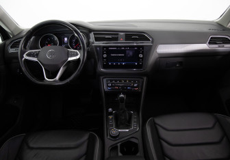 Подержанный автомобиль Volkswagen Tiguan 2021 года (9 фото)