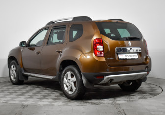 Подержанный автомобиль Renault Duster 2012 года (7 фото)