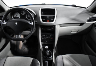 Подержанный автомобиль Peugeot 207 Hatchback 2008 года (14 фото)