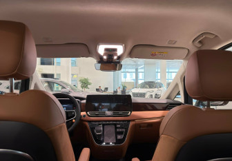 Новый Hongqi HQ9 2025 (10 фото)