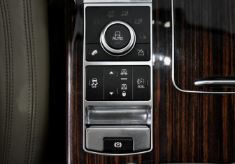 Подержанный автомобиль Land Rover Range Rover 2013 года (11 фото)