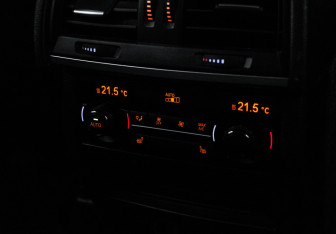 Подержанный автомобиль BMW X5 2015 года (33 фото)