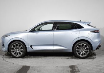 Подержанный автомобиль Changan UNI-K 2023 года (8 фото)