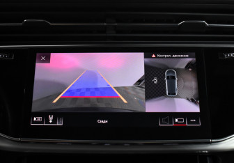 Подержанный автомобиль Audi Q8 2019 года (19 фото)