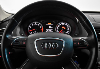 Подержанный автомобиль Audi Q3 2013 года (16 фото)