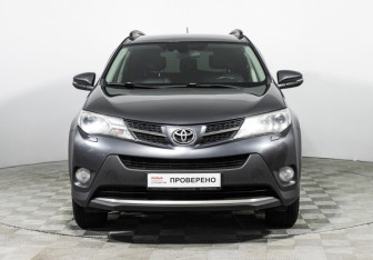 Подержанный автомобиль Toyota RAV4 2013 года (2 фото)