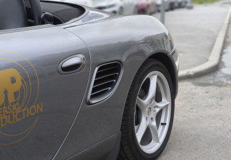 Подержанный автомобиль Porsche Boxster 2004 года (8 фото)