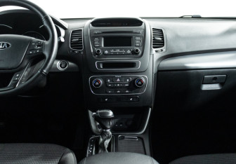 Подержанный автомобиль Kia Sorento 2014 года (14 фото)