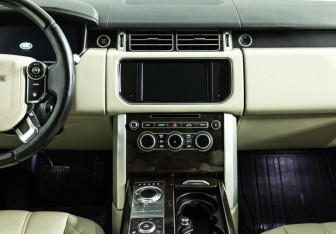 Подержанный автомобиль Land Rover Range Rover 2015 года (14 фото)